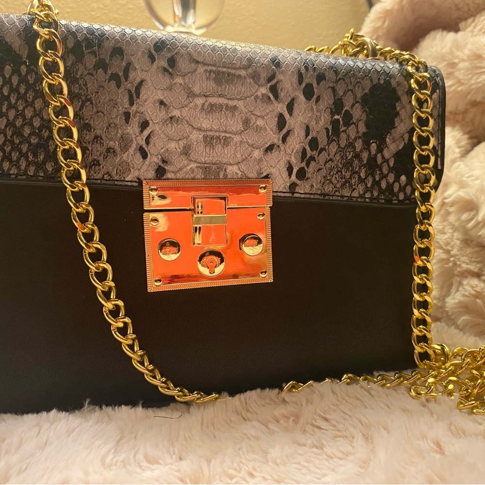 Elegant Black and Gray Snake Print Women's Bag